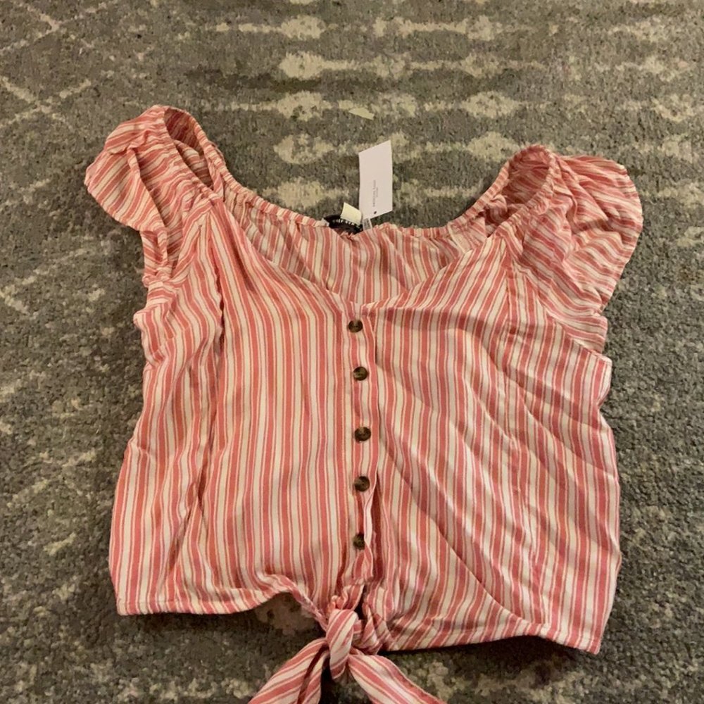 American Eagle tie front blouse